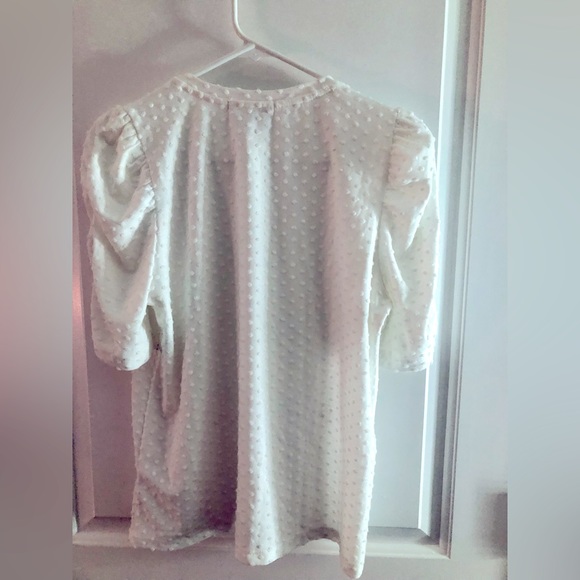 DR2 sz Medium Ramona Ivory Knit Clip Dot Top with Puff Sleeves GUC - Picture 7 of 9